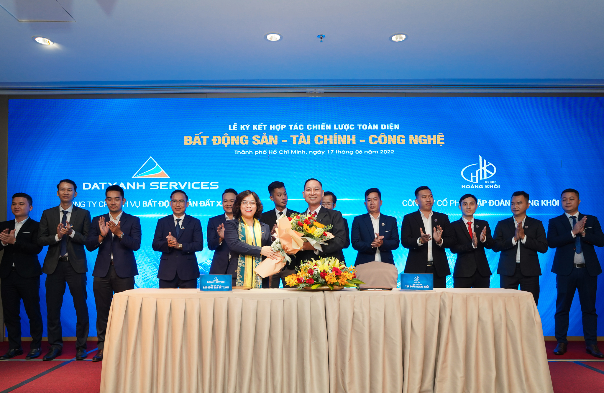 Dat Xanh Services ký kết hợp tác chiến lược toàn diện với Hoàng Khôi Group