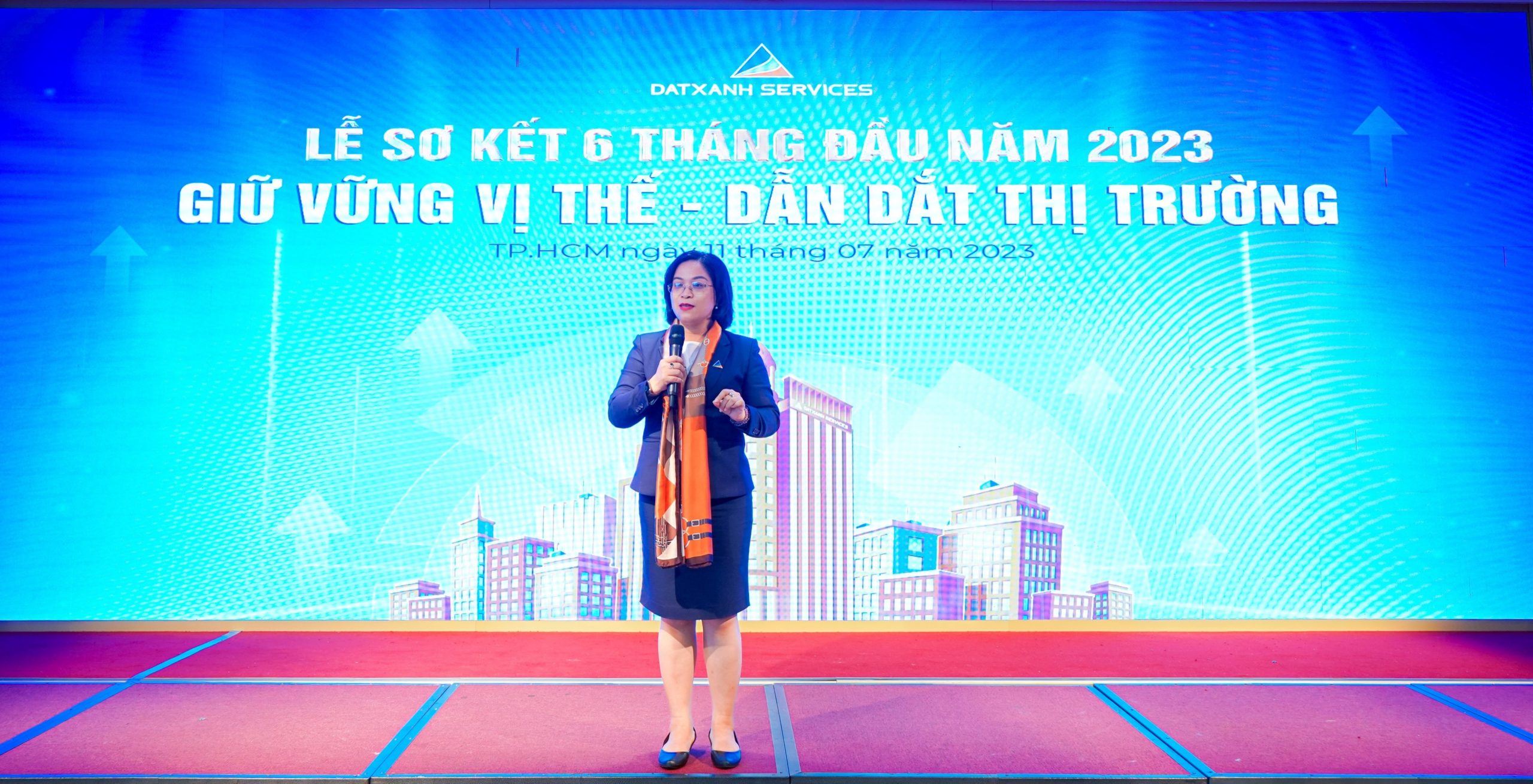 Bà Phạm Thị Nguyên Thanh – TGĐ Dat Xanh Services chia sẻ, định hướng về “thế trận mới – kiềng ba chân” tại tam giác vàng kinh tế trọng điểm khu vực phía nam.