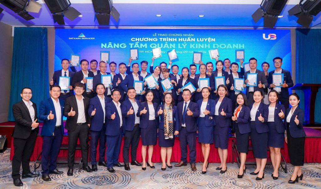 Các chuyên viên, quản lý kinh doanh liên tục được đào tạo nâng cao kỹ năng thực chiến, chuyên môn. Các chuyên viên, quản lý kinh doanh liên tục được đào tạo nâng cao kỹ năng thực chiến, chuyên môn.