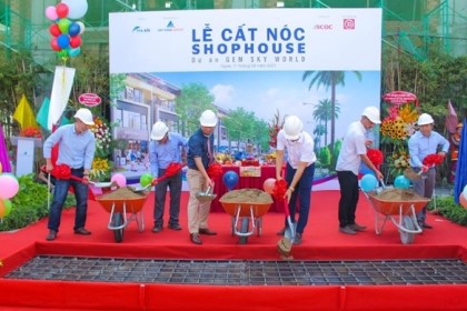 Cất nóc shophouse, diện mạo Gem Sky World thay đổi đầy sức sống