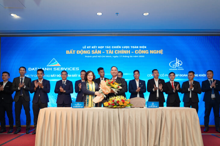 Dat Xanh Services ký kết hợp tác chiến lược toàn diện với Hoàng Khôi Group