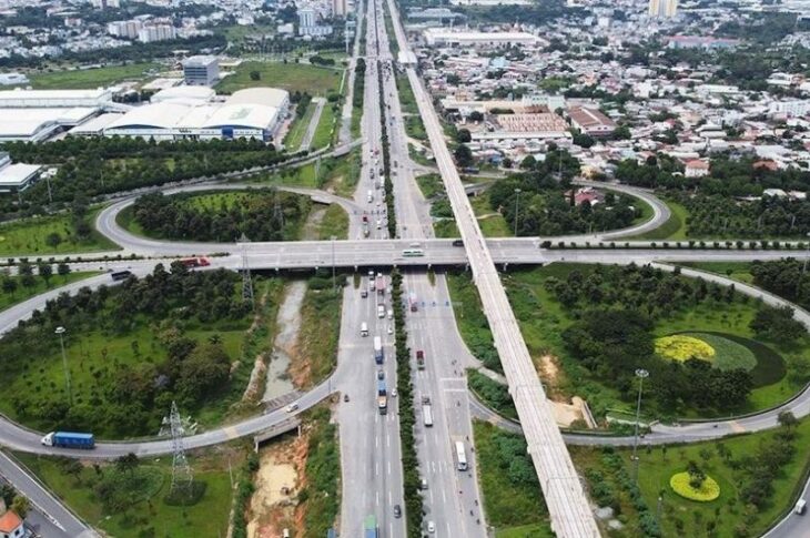 Đầu tư công thúc đẩy phát triển kinh tế và liên kết vùng