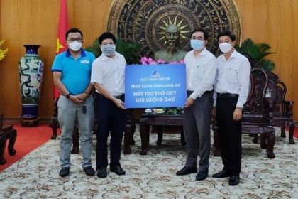Tiếp nối chuỗi hoạt động ủng hộ 6 tỉnh miền nam, Tập đoàn Đất Xanh trao tặng 20 máy trợ thở oxy lưu lượng cao HFNC cho ubnd tỉnh Long An