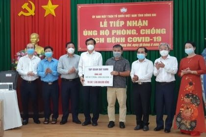 Tập đoàn Đất Xanh tiếp tục trao tặng 2 máy chụp x-quang cho UBND tỉnh Đồng Nai