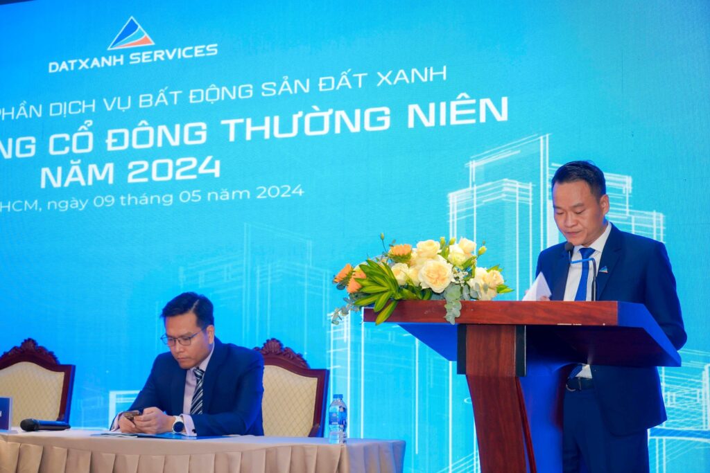 Chủ tịch HĐQT ông Nguyễn Trường Sơn phát biểu tại đại hội.