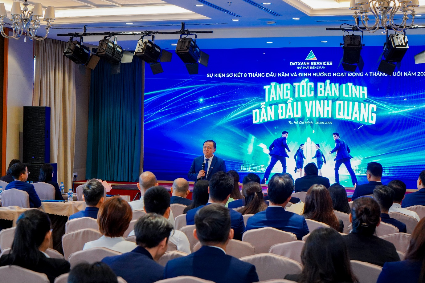 Làm việc và gắn bó tại Dat Xanh Services chính là lựa chọn tốt nhất bởi nơi đây có đa dạng các sản phẩm và nguồn hàng luôn dồi dào.