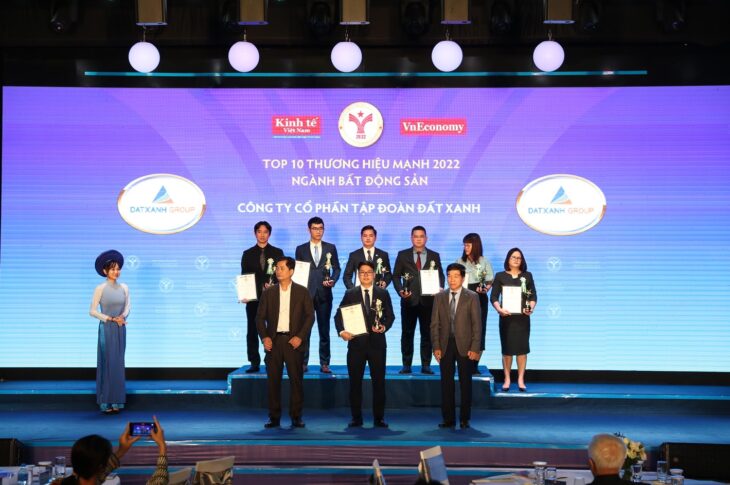 Top 10 Thương hiệu Bất động sản và Xây dựng vinh danh Tập đoàn Đất Xanh