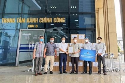 Tiếp nhận 50 máy trợ thở do Tập đoàn Đất Xanh trao tặng