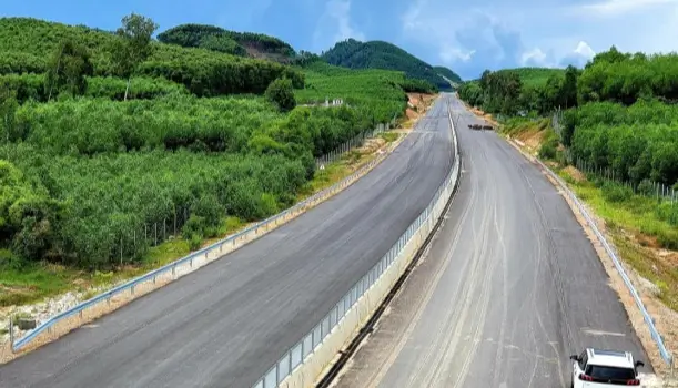 Nhà thầu dồn toàn lực đưa 4 dự án thành phần cao tốc Bắc-Nam về đích trong năm 2022