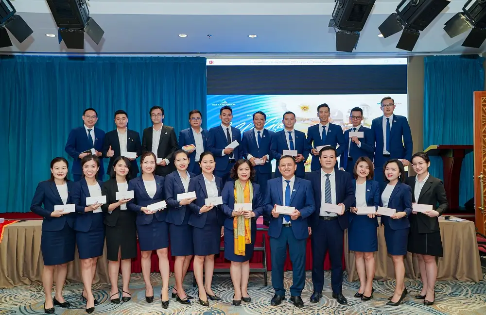 Dat Xanh Group và hệ thống CTTV Dat Xanh Services tri ân ngày Nhà giáo Việt Nam