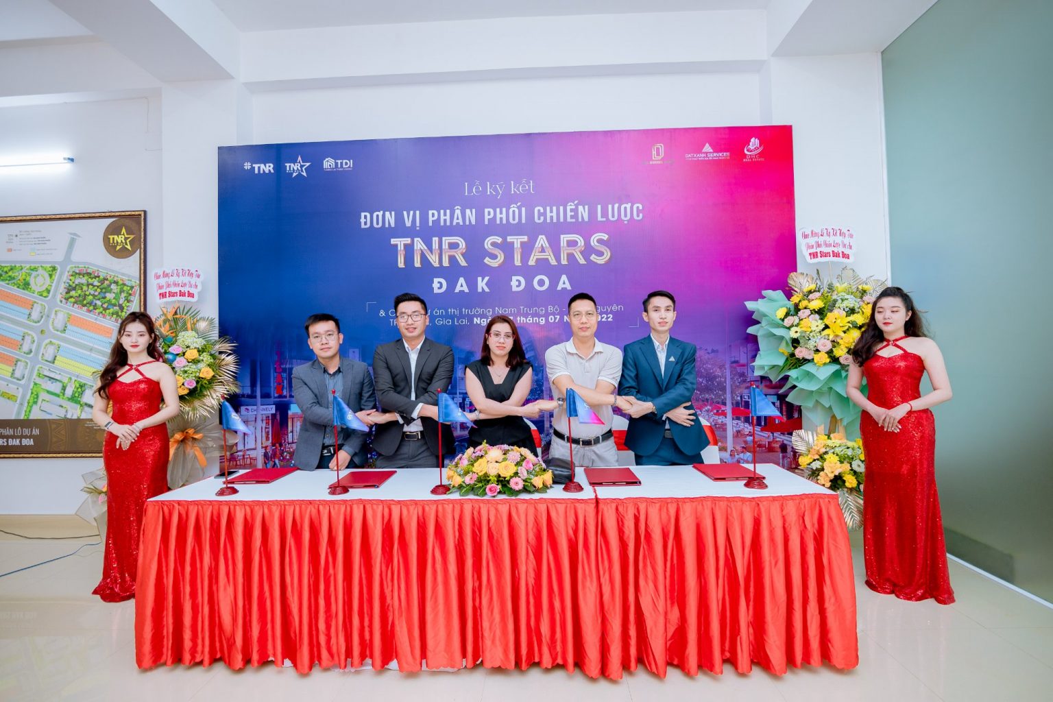 [Gia Lai] Lễ giới thiệu dự án TNR Stars Đắc Đoa