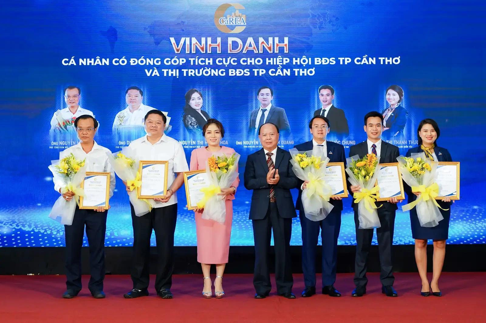 Đất Xanh Miền Tây – thành viên Dat Xanh Services và hệ thống công ty thành viên nhận bằng khen/chứng nhận từ UBND TP.Cần Thơ