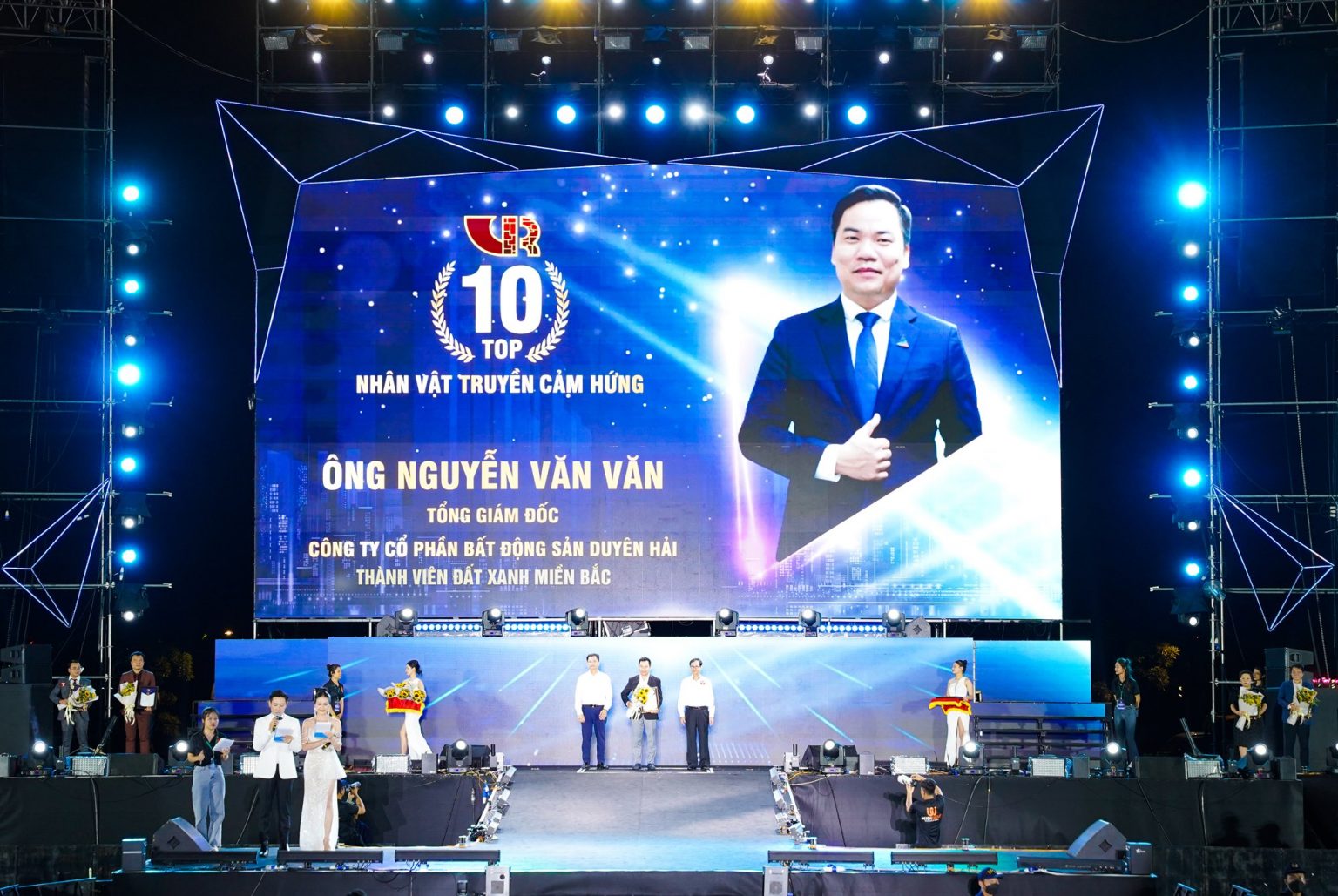Top 10 Nhân vật truyền cảm hứng Bất động sản Việt Nam 2022: TGĐ Nguyễn Văn Văn – BĐS Duyên Hải – Đất Xanh Miền Bắc – thành viên Dat Xanh Services