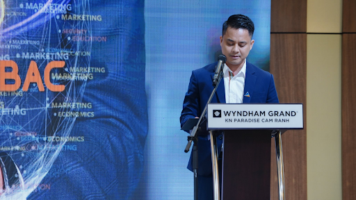 Ông Đinh Quang Tuấn – Phó TGĐ Khối Kinh doanh và Tiếp thị Đất Xanh Miền Bắc phát biểu tại sự kiện