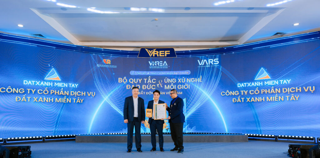 Đất Xanh Miền Tây- Công ty thành viên của Dat Xanh Services cũng vinh dự đạt chuẩn và được trao chứng nhận VPEC 2025