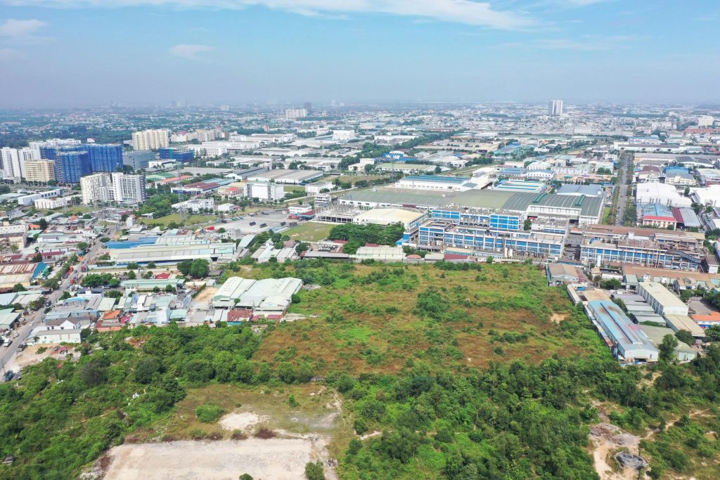 Sau khi nhà xưởng di dời, nhiều khu đất có vị trí tốt vẫn chưa được khai thác hiệu quả.