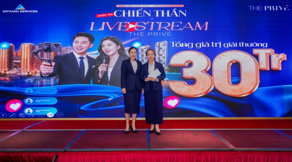 Chị Nguyễn Thị Kim Cương – Sàn 8 nhận giải thưởng “Chiến Thần Chăm Chỉ” trong "Chiến thần Livestream The Privé"