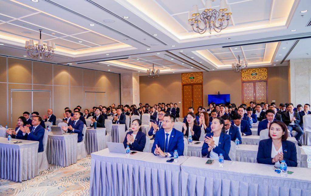 Lễ Sơ kết 6 tháng đầu năm 2026 của Dat Xanh Services